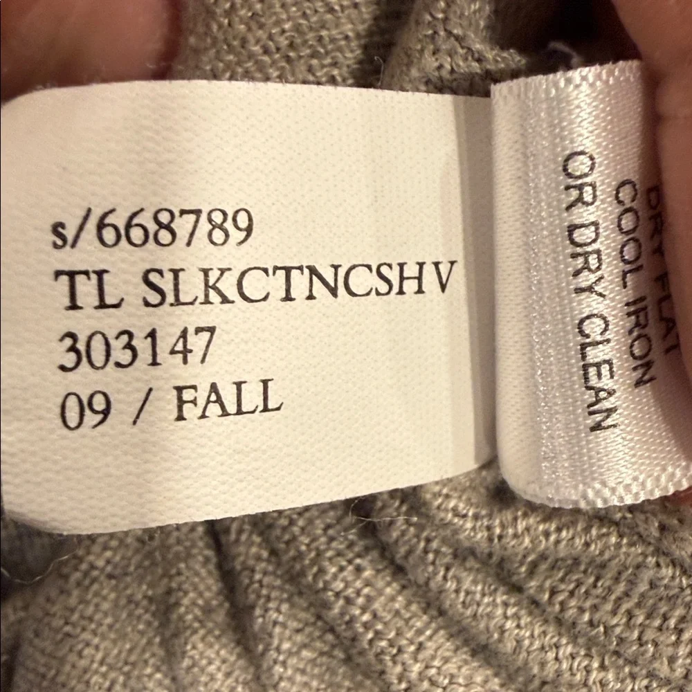 Banana Republic Men's Silk Cotton Cashmere Classy Stylish V-Neck Sweater Size L